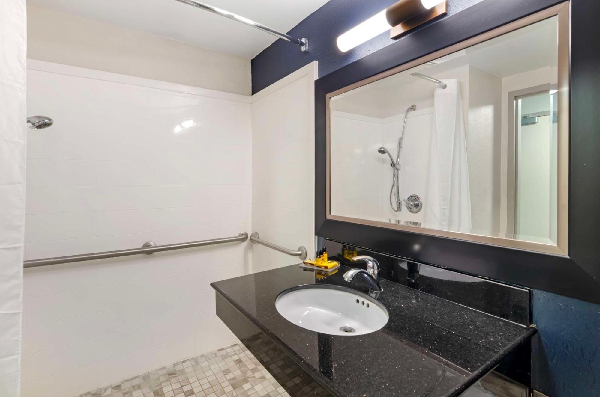 Best Western Plus Beckley Inn Екстериор снимка