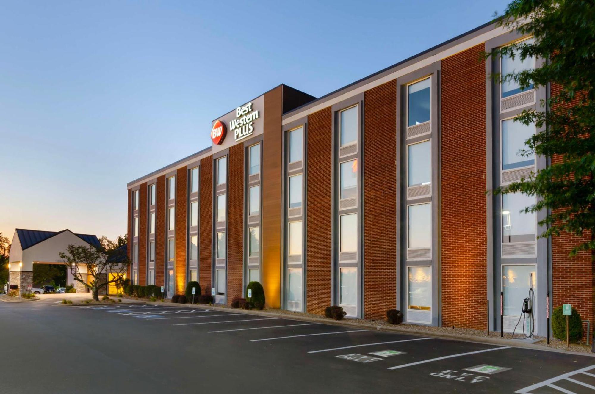 Best Western Plus Beckley Inn Екстериор снимка
