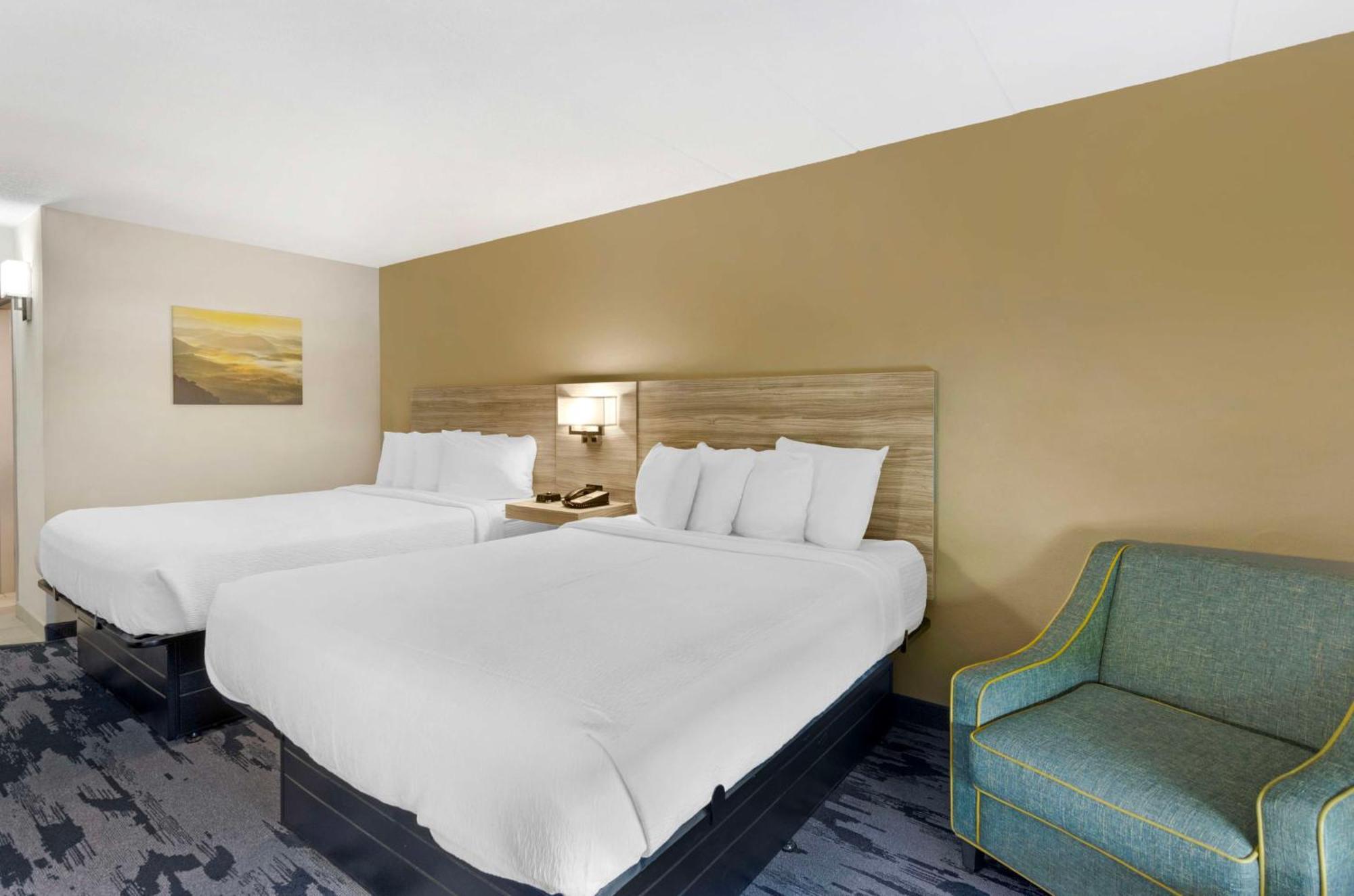 Best Western Plus Beckley Inn Екстериор снимка
