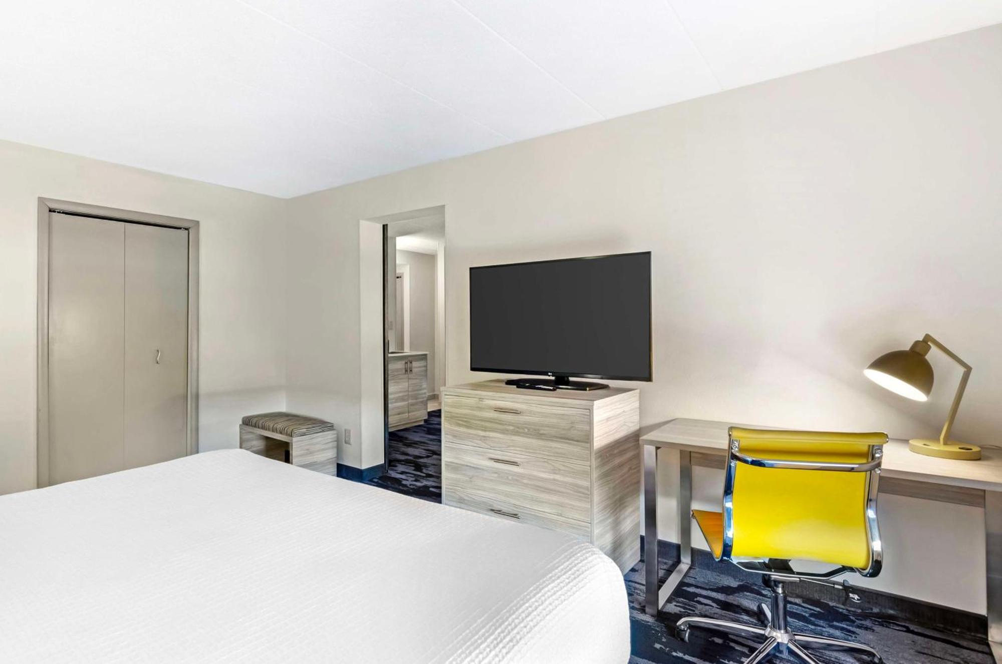 Best Western Plus Beckley Inn Екстериор снимка