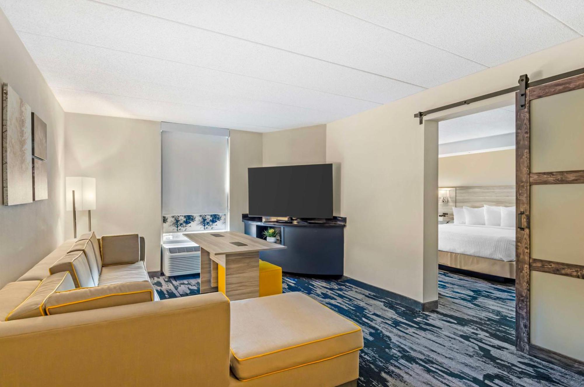 Best Western Plus Beckley Inn Екстериор снимка