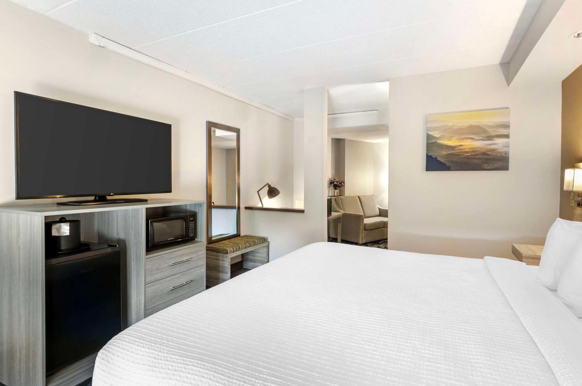 Best Western Plus Beckley Inn Екстериор снимка