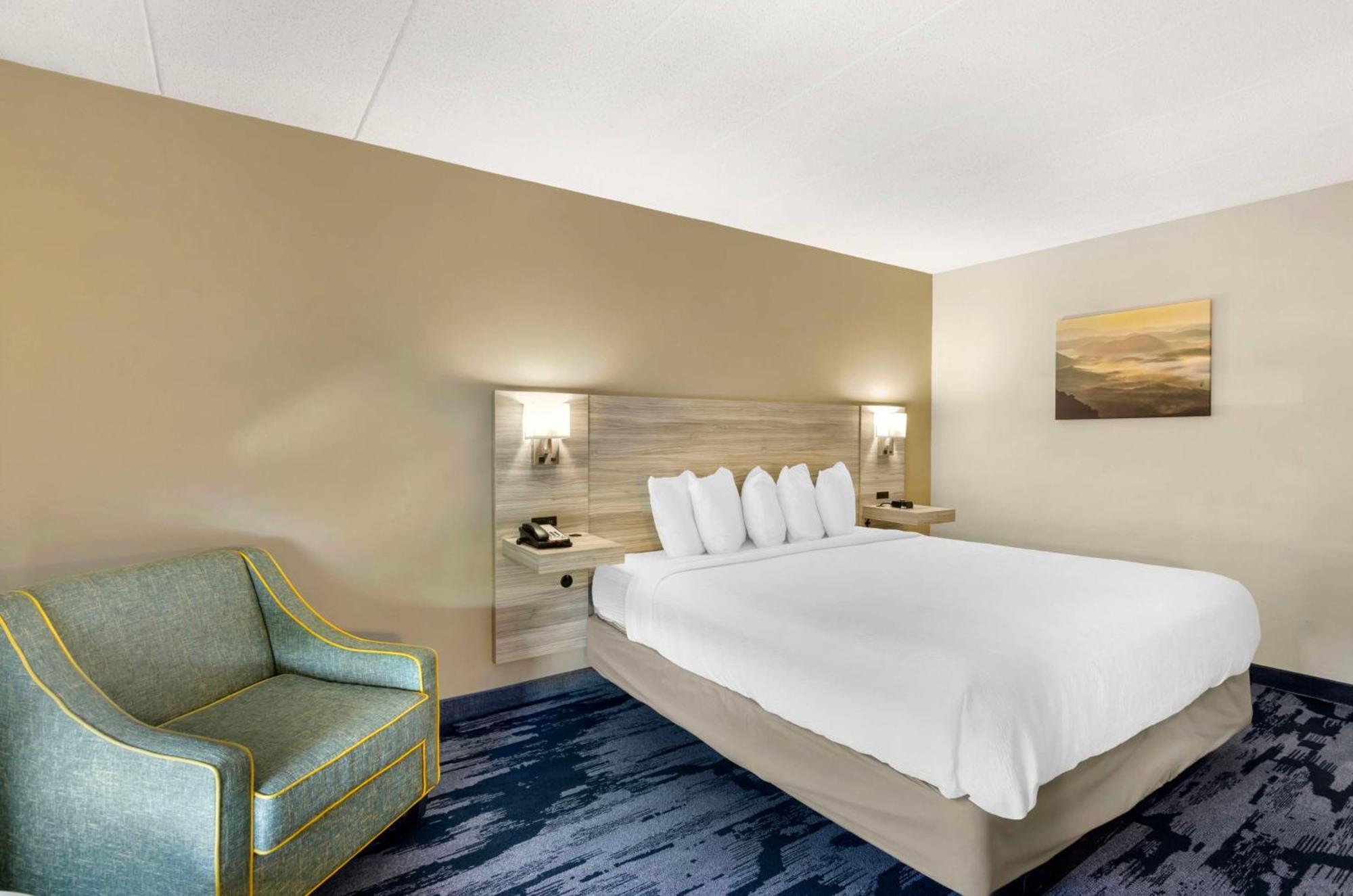Best Western Plus Beckley Inn Екстериор снимка