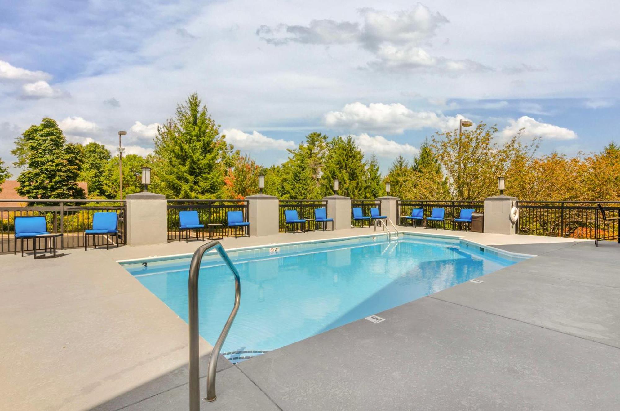 Best Western Plus Beckley Inn Екстериор снимка