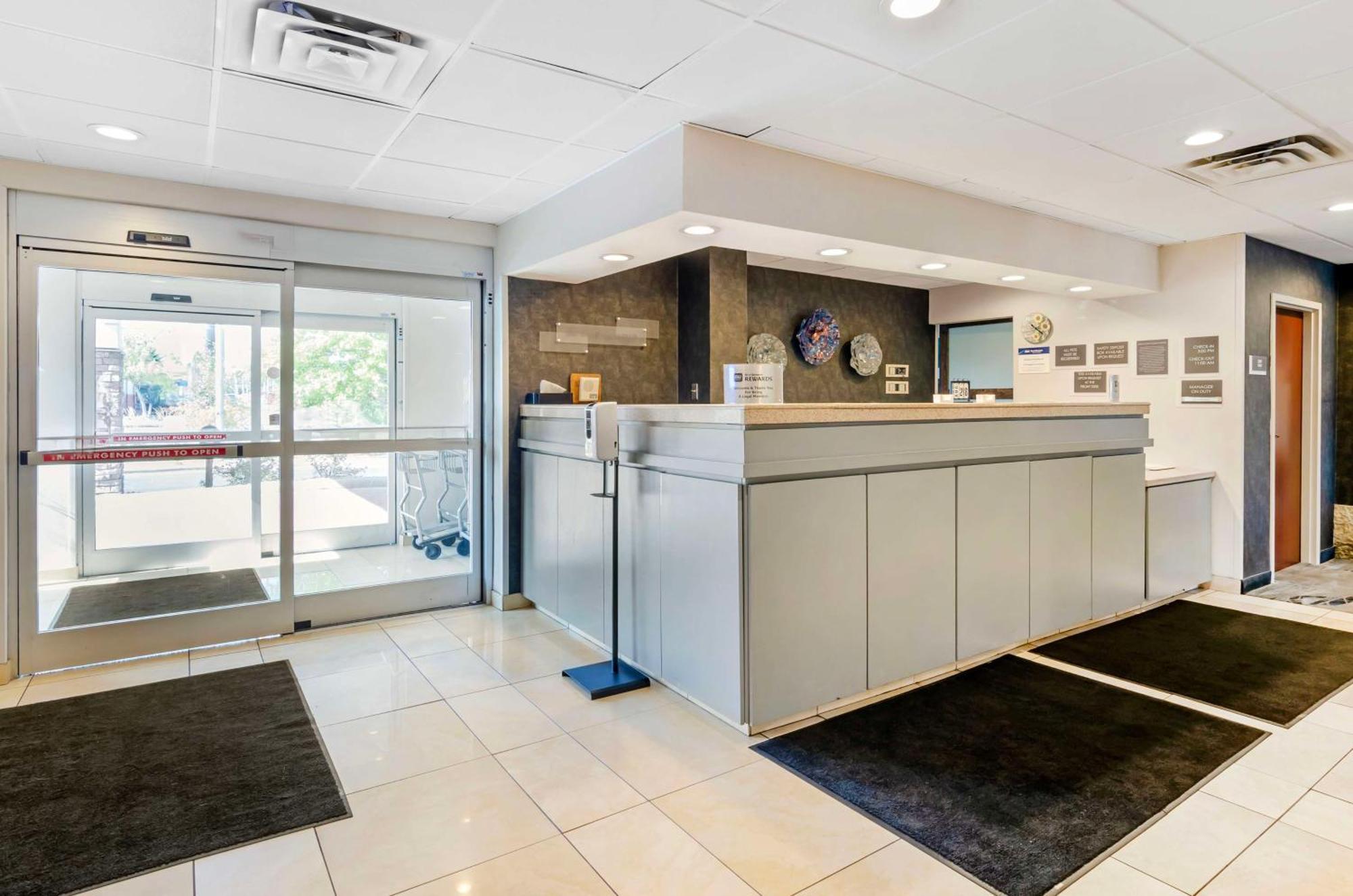 Best Western Plus Beckley Inn Екстериор снимка